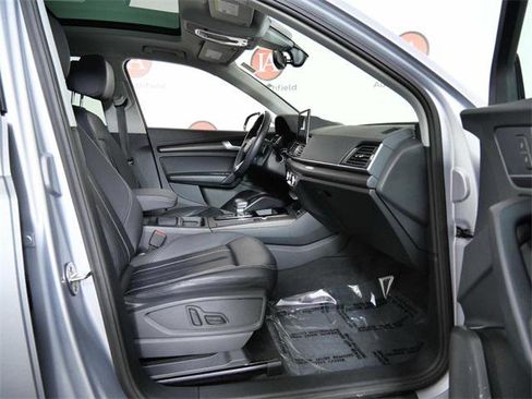 Used 2022 Audi Q5 2.0T Premium w/ Convenience Package image 11