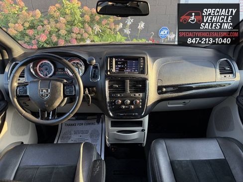 Used 2018 Dodge Grand Caravan SXT FWD image 33