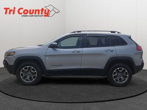 Used 2020 Jeep Cherokee Trailhawk w/ Cold Weather Group AWD/4WD image 5