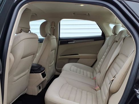 Used 2013 Ford Fusion SE image 9