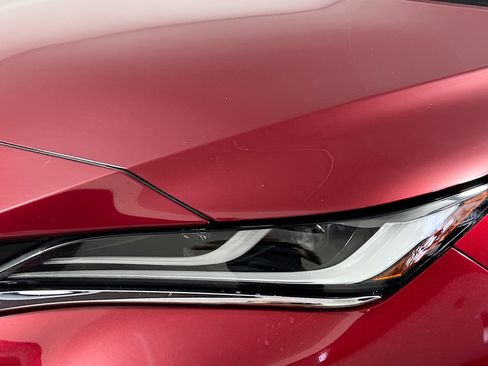 Used 2021 Toyota Venza XLE w/ Softex Package image 11