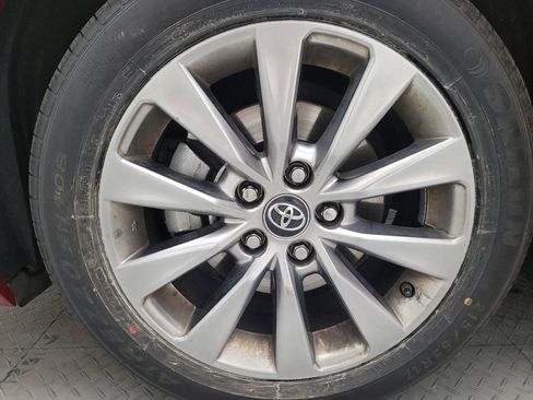 Used 2016 Toyota Camry XLE w/ Convenience Package FWD image 31