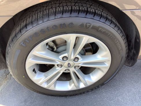 Used 2016 Ford Taurus SE FWD image 24