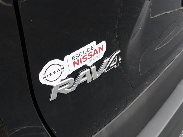 Used 2024 Toyota RAV4 XLE FWD image 17