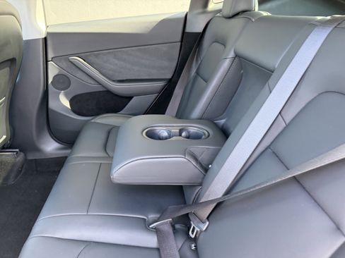 Used 2024 Tesla Model Y Performance AWD/4WD image 19