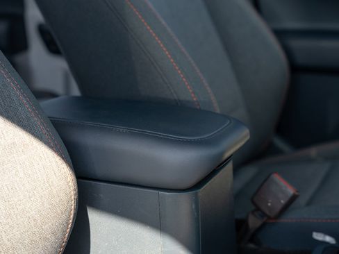 Certified 2024 Ford Maverick XLT FWD image 11