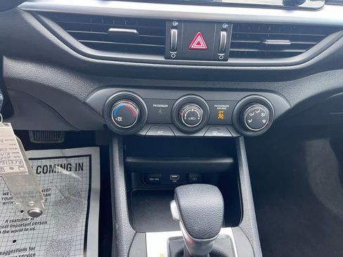 Certified 2024 Kia Forte LXS w/ LXS Technology Package FWD image 16