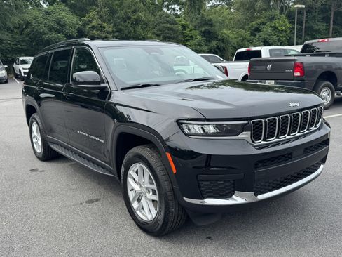 Used 2025 Jeep Grand Cherokee L Laredo RWD image 3