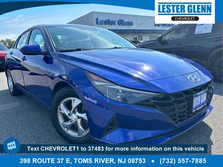 Used 2022 Hyundai Elantra SE w/ Preferred Accessory Package FWD video 1
