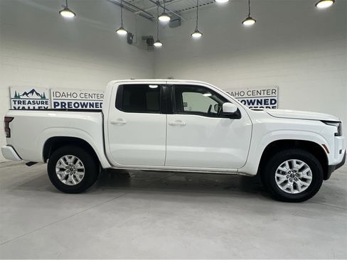 Used 2023 Nissan Frontier SV image 9