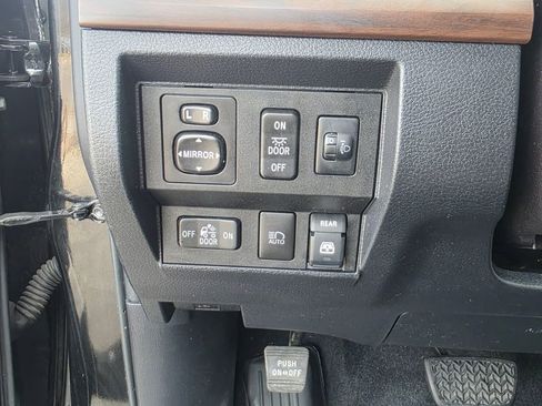 Used 2018 Toyota Tundra Limited image 14