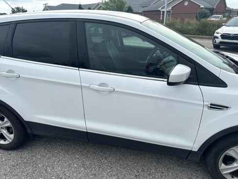 Used 2016 Ford Escape SE FWD image 13
