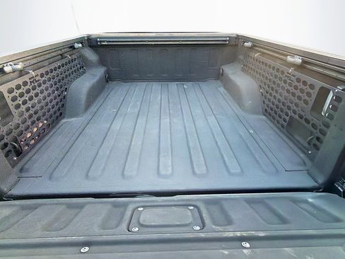 Used 2021 Jeep Gladiator Willys image 12