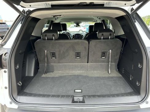 Used 2020 Chevrolet Traverse LT w/ Driver Confidence II Package image 15