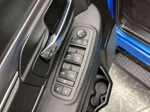 Used 2022 RAM 1500 Warlock AWD/4WD image 8