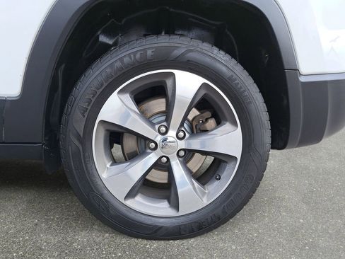 Used 2020 Jeep Cherokee Limited AWD/4WD image 30