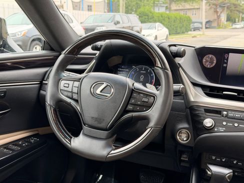 Used 2021 Lexus ES 250 w/ Premium Package AWD/4WD image 34
