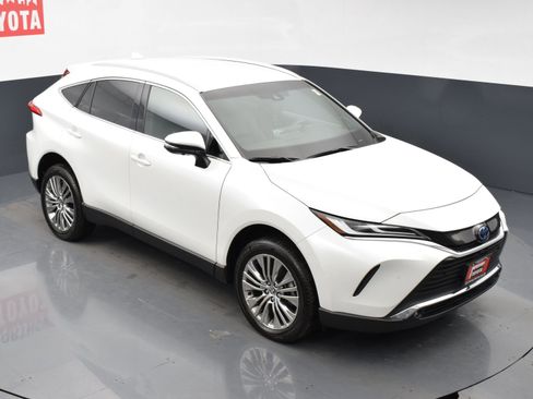 Used 2023 Toyota Venza Limited image 30