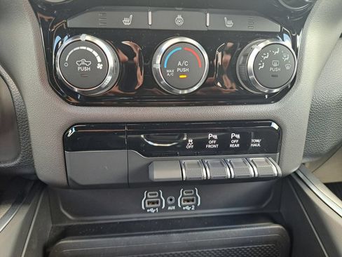 New 2026 RAM 1500 Big Horn AWD/4WD image 14