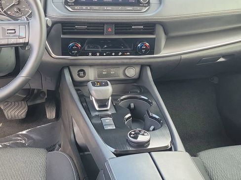 Used 2025 Nissan Rogue SV image 25