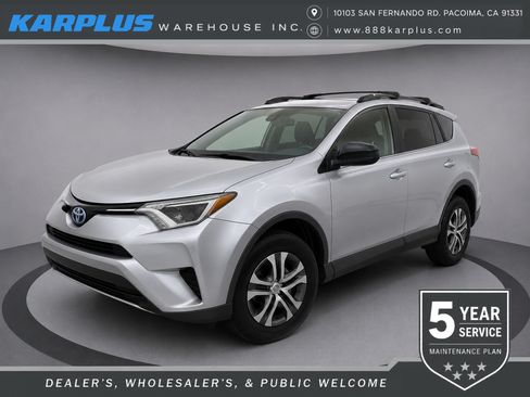 Used 2018 Toyota RAV4 LE w/ Cargo Management Package FWD image 1