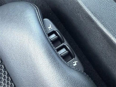 Used 2013 Nissan 370Z Touring w/ Sport Pkg image 29