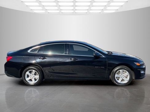 Used 2025 Chevrolet Malibu LS FWD image 3