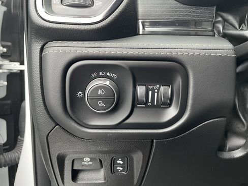 Used 2022 RAM 1500 Limited w/ Body-Colour Bumper Group image 13