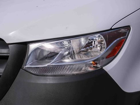 Used 2023 Mercedes-Benz Sprinter 2500 w/ Acoustic Package image 10