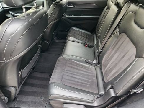Used 2024 Jeep Grand Cherokee L Laredo AWD/4WD image 24