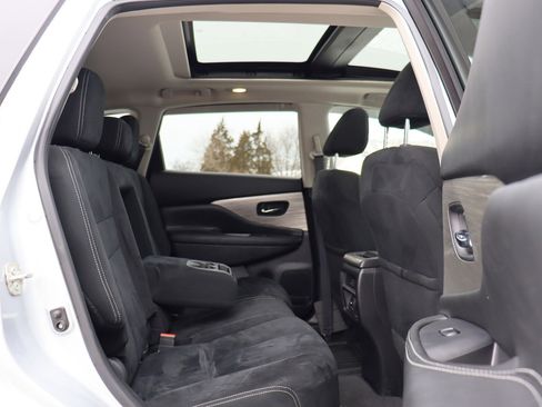 Used 2018 Nissan Murano SV w/ Premium Package image 17