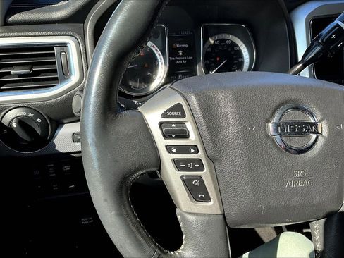 Used 2016 Nissan Titan PRO-4X w/ Pro-4x Convenience Package image 18