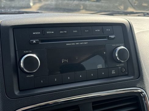 Used 2014 Dodge Grand Caravan American Value Package image 12