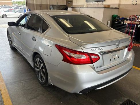 Used 2016 Nissan Altima 2.5 SR FWD image 3