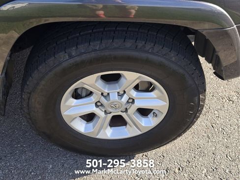 Used 2015 Toyota 4Runner SR5 AWD/4WD image 11