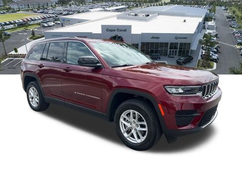 Certified 2024 Jeep Grand Cherokee Laredo X AWD/4WD image 12