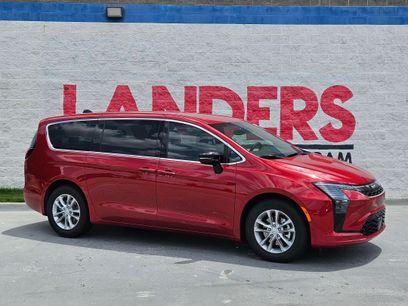 New 2027 Chrysler Pacifica Select