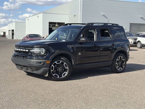 Used 2023 Ford Bronco Sport Outer Banks w/ Tech Package AWD/4WD image 3
