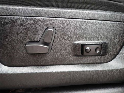 Used 2022 RAM 3500 Laramie AWD/4WD image 11