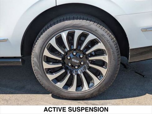 Used 2024 Lincoln Navigator Reserve AWD/4WD image 6