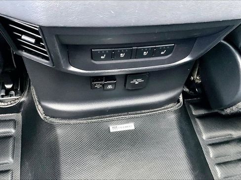 Used 2024 Toyota Tundra Platinum AWD/4WD image 11