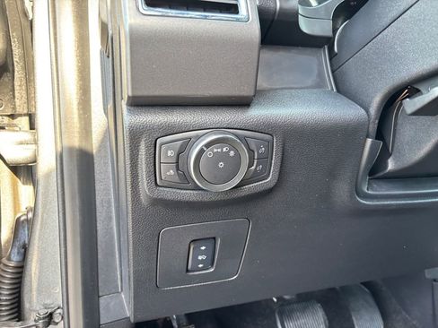 Used 2016 Ford F150 XLT w/ Equipment Group 302A Luxury AWD/4WD image 19
