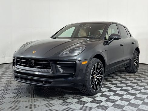 Used 2026 Porsche Macan AWD/4WD image 1