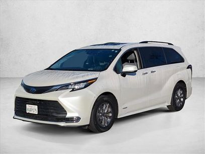 Used 2021 Toyota Sienna XLE