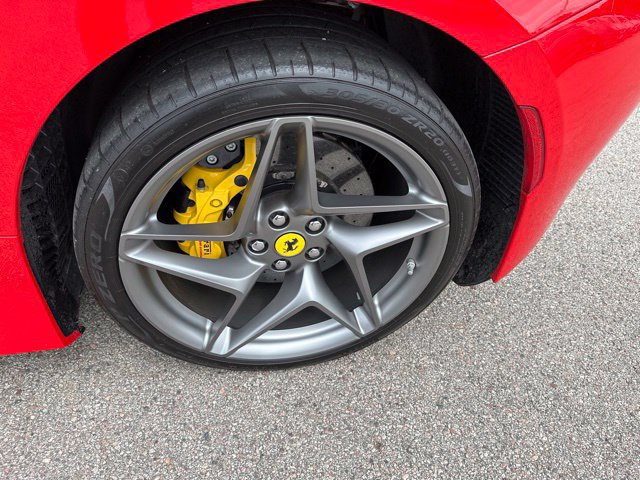 Used 2021 Ferrari F8 Tributo RWD image 9