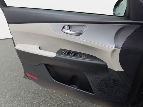 Used 2023 Kia Forte LXS w/ LXS Technology Package image 27