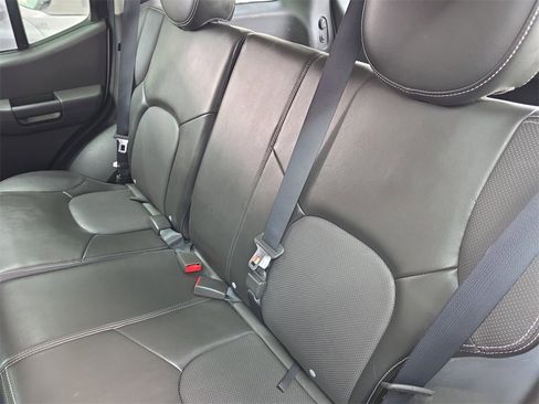 Used 2014 Nissan Xterra PRO-4X w/ Pro-4x Leather Package image 19