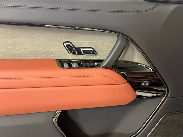 New 2026 Land Rover Range Rover SV AWD/4WD image 12