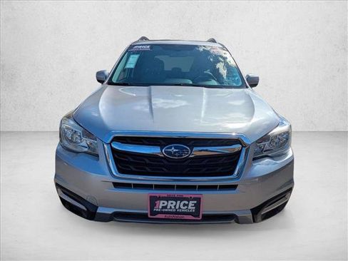 Used 2017 Subaru Forester 2.5i Limited AWD/4WD image 2