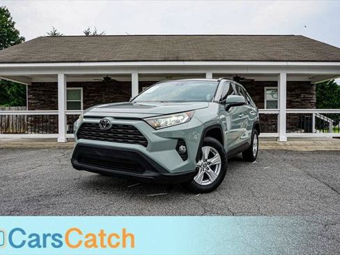 Used 2021 Toyota RAV4 XLE FWD image 1